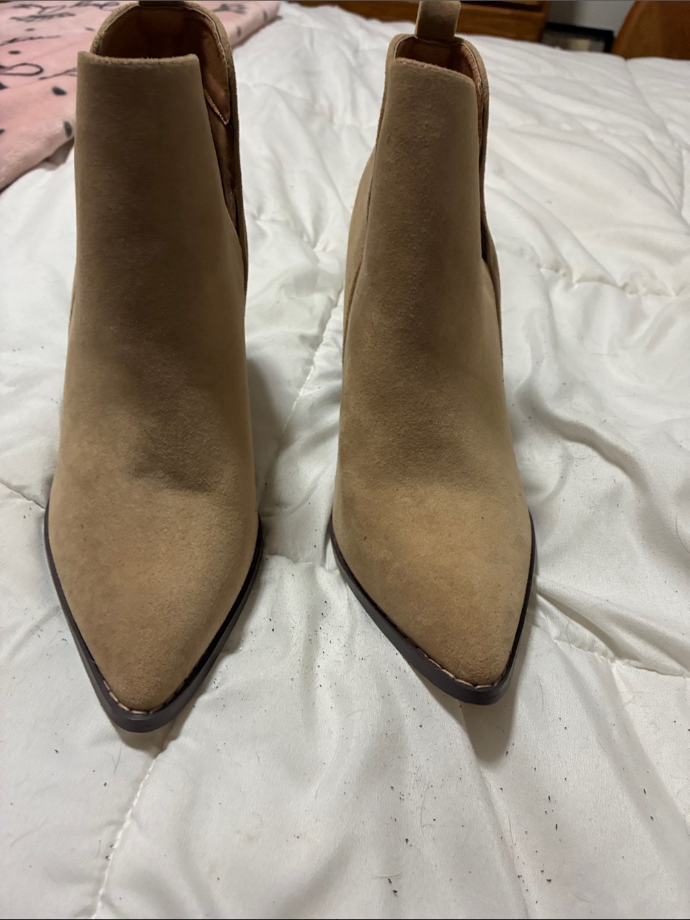 Women’s Pointed Toe Suede Ankle Boots - Tan